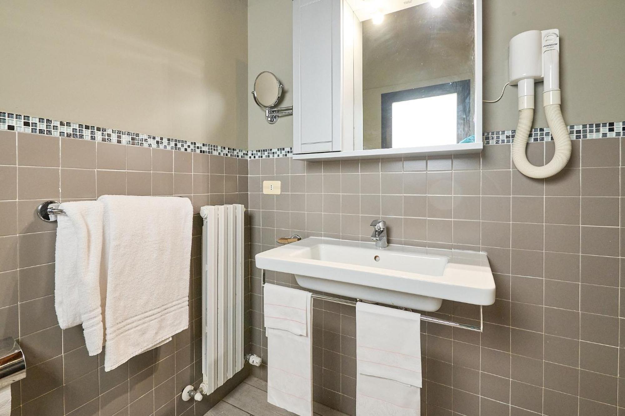 קסטנייטו קרדוצ'י Hotel Zi Martino מראה חיצוני תמונה