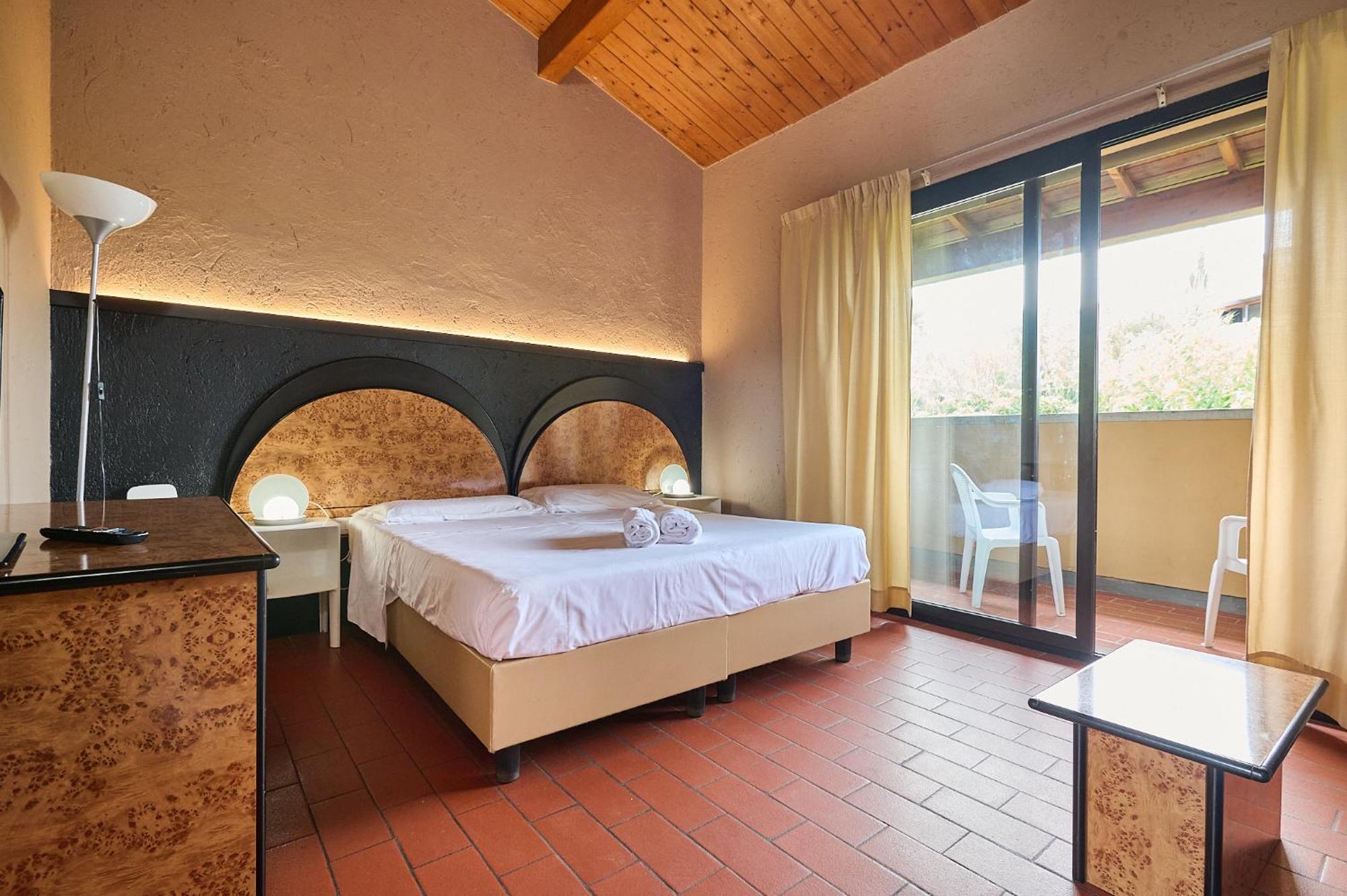 קסטנייטו קרדוצ'י Hotel Zi Martino מראה חיצוני תמונה