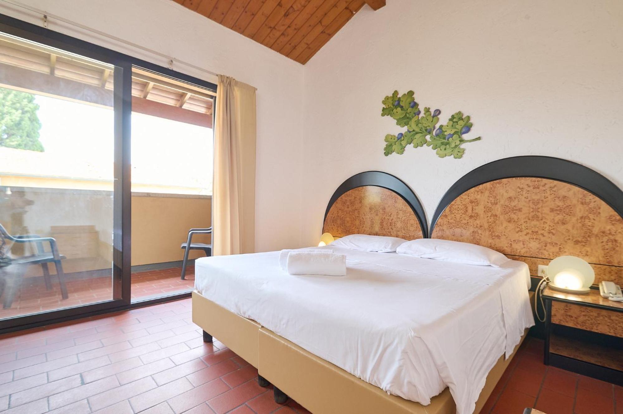 קסטנייטו קרדוצ'י Hotel Zi Martino מראה חיצוני תמונה