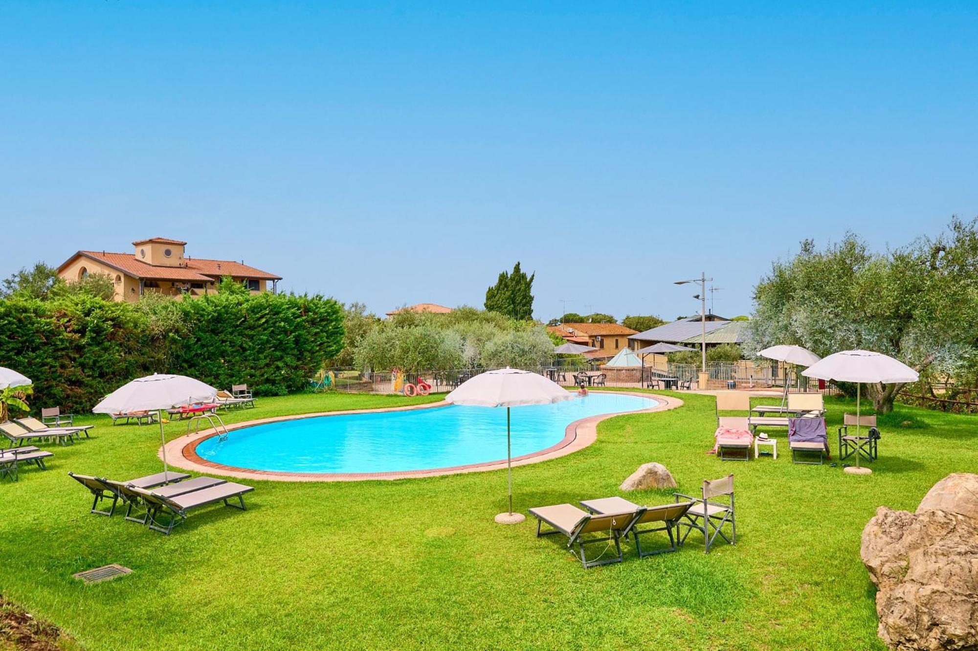 קסטנייטו קרדוצ'י Hotel Zi Martino מראה חיצוני תמונה