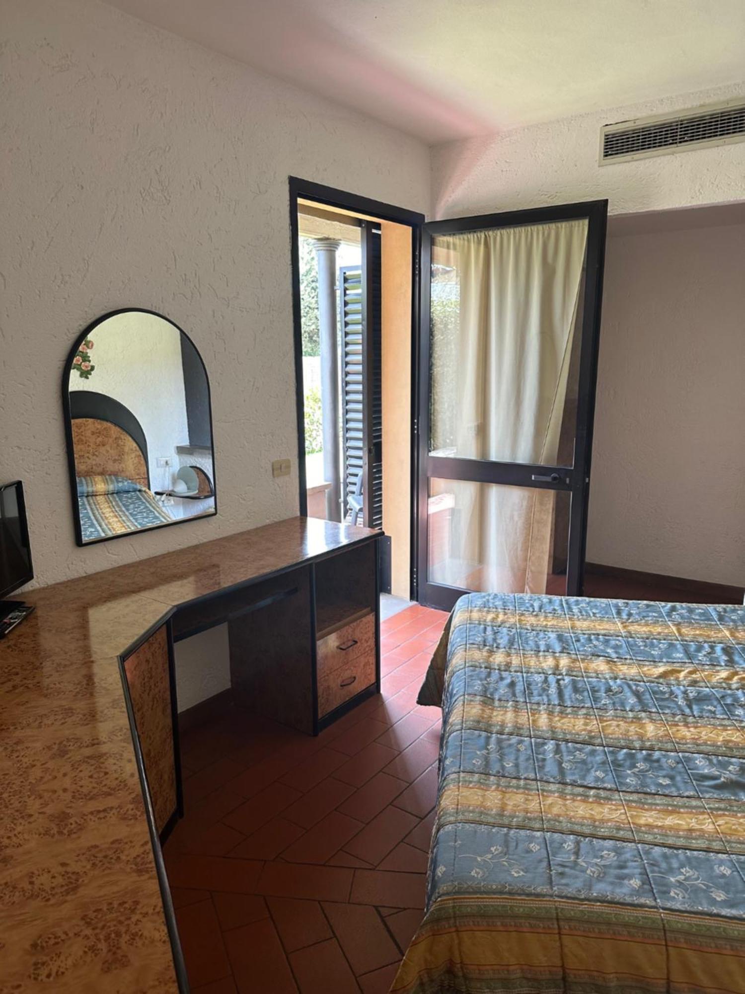 קסטנייטו קרדוצ'י Hotel Zi Martino מראה חיצוני תמונה