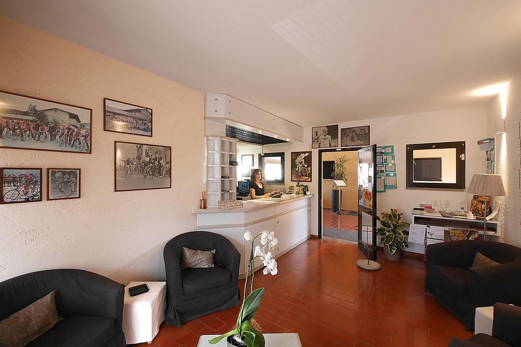 קסטנייטו קרדוצ'י Hotel Zi Martino מראה חיצוני תמונה