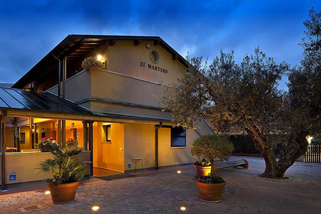 קסטנייטו קרדוצ'י Hotel Zi Martino מראה חיצוני תמונה